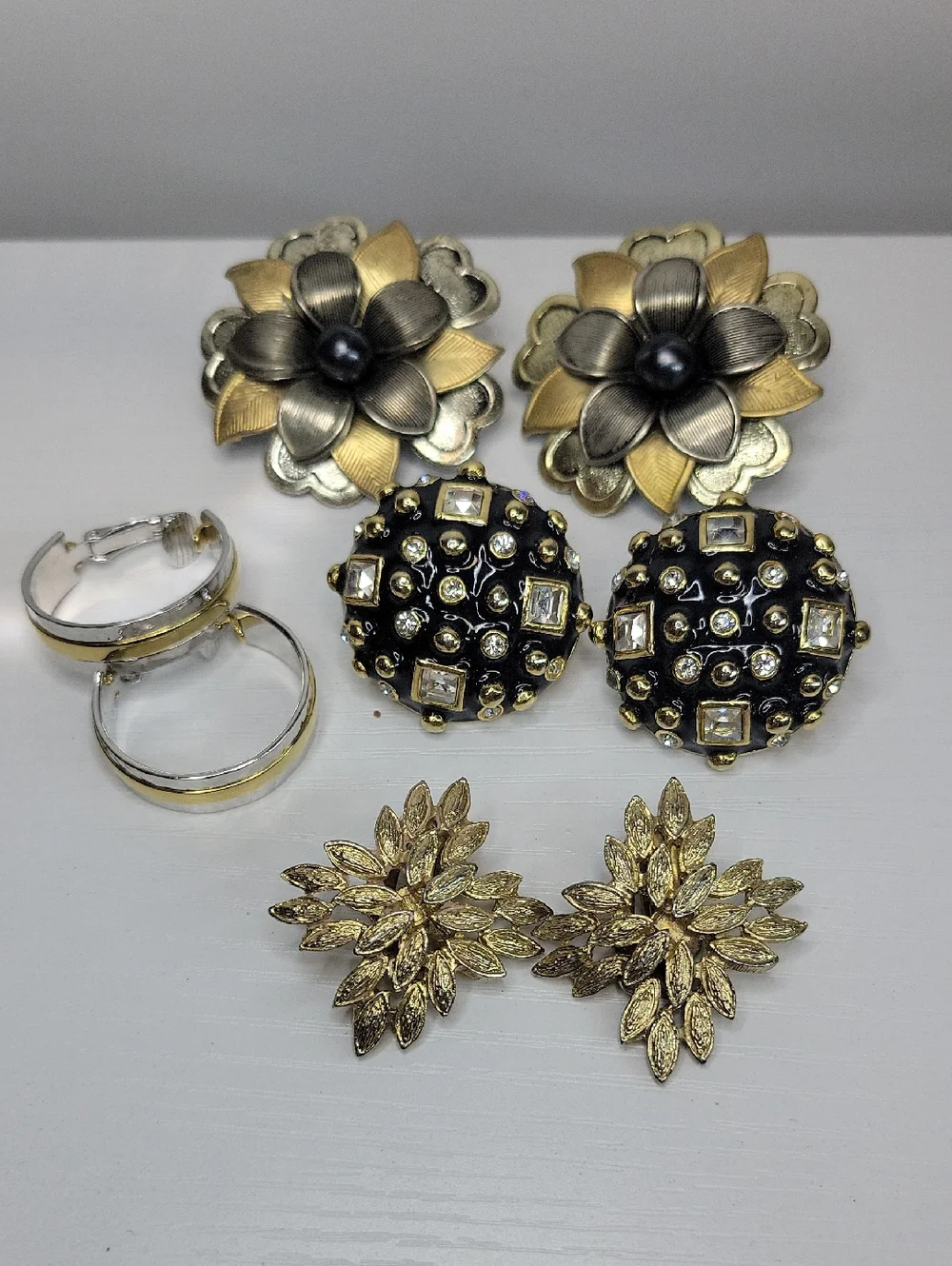 Vintage Clip On Earring Bundle - Picture 1 of 5